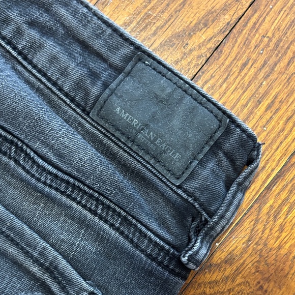 American Eagle Outfitters Charcoal Distressed Skinny Jeans - Picture 3 of 3